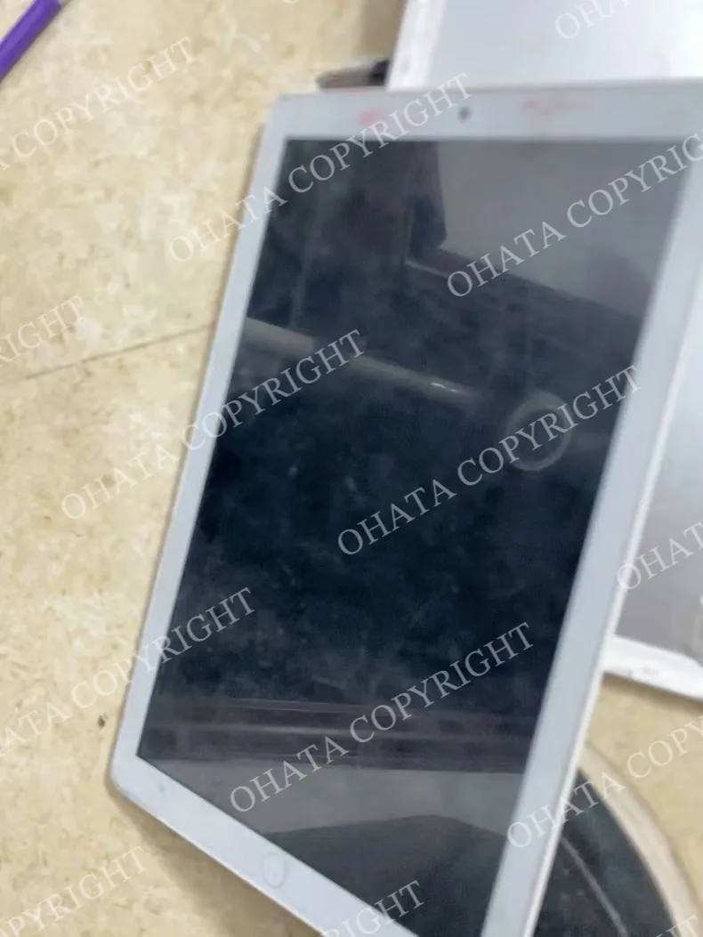 De branded tablet screen